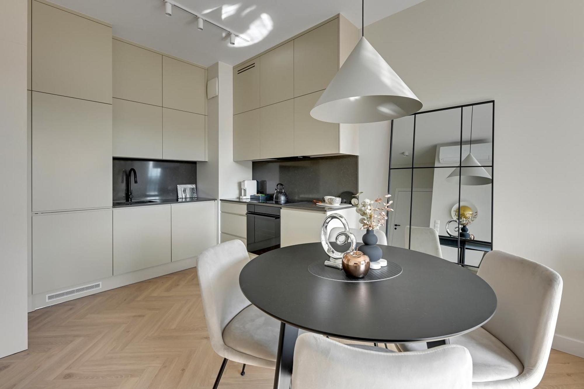 Apartment Nadmorski Dwor 800m Od Plazy By Downtown Gdansk